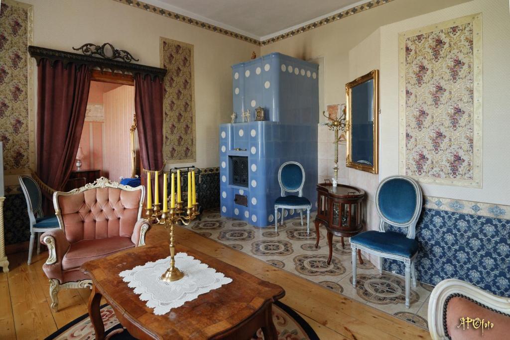 Cantervilla Castle Otepaa Bilik gambar